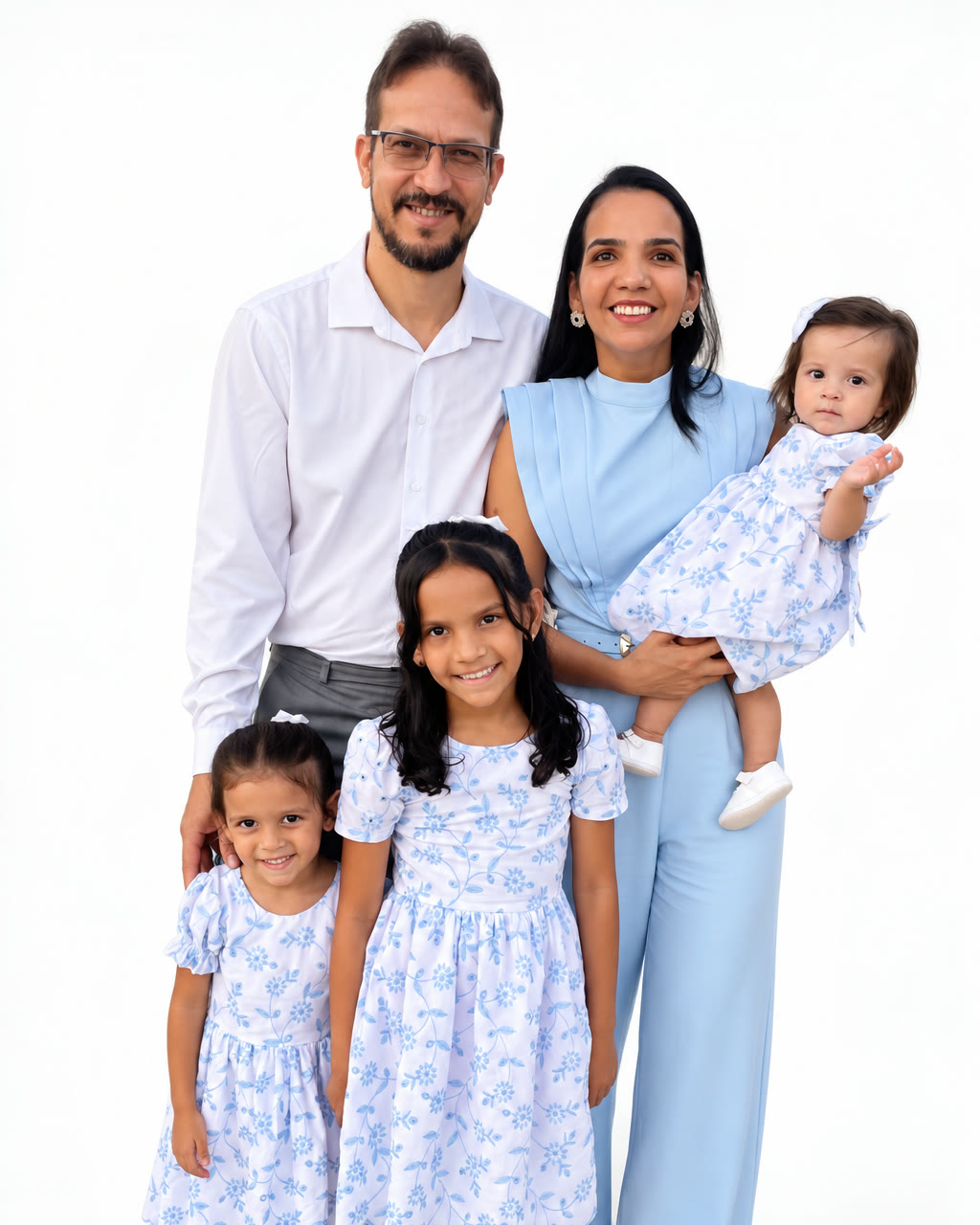 Marcos Dany Magalhães com a esposa e as três filhas