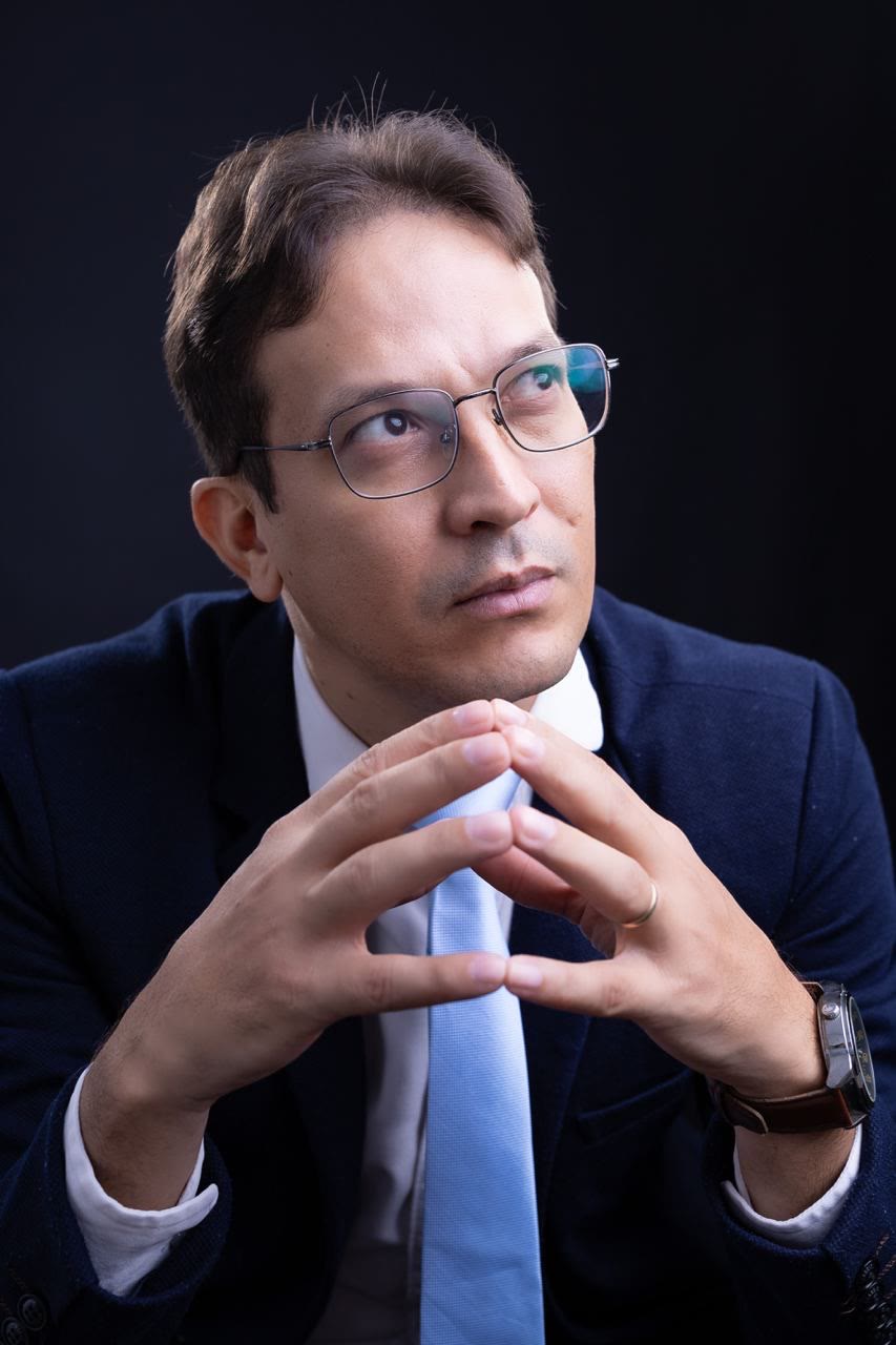 Marcos Dany Magalhães, terapeuta de casais e cofundador da Tzion Terapias